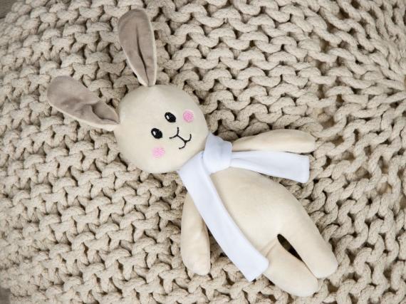 Игрушка Beastie Toys, заяц с белым шарфом